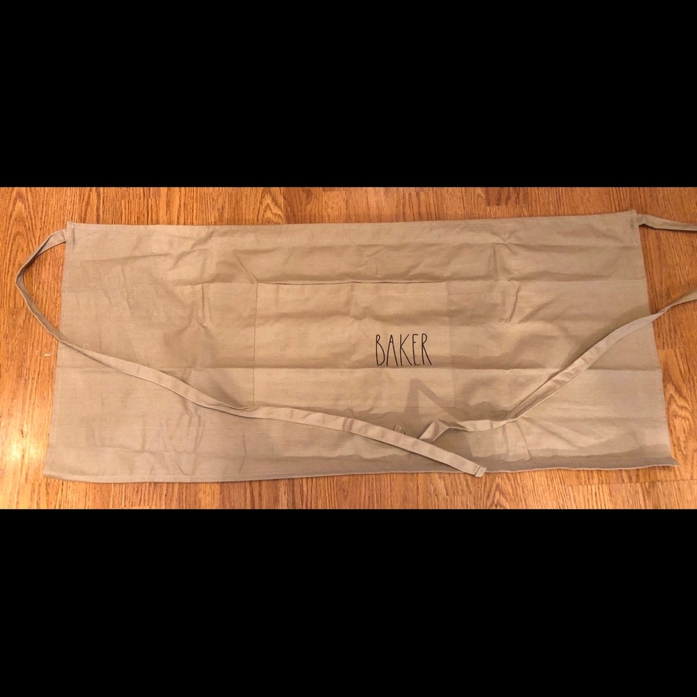Rolling pin set / apron included NWT